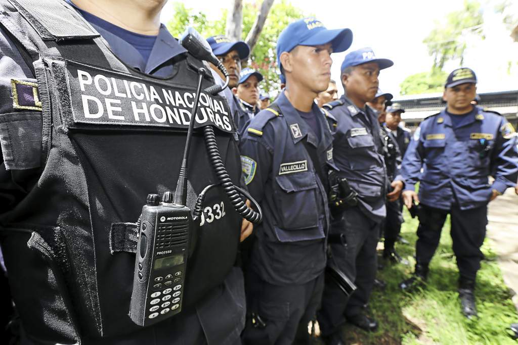 En huelga se declaró  la policia de Honduras y se negó a atacar a su propio pueblo