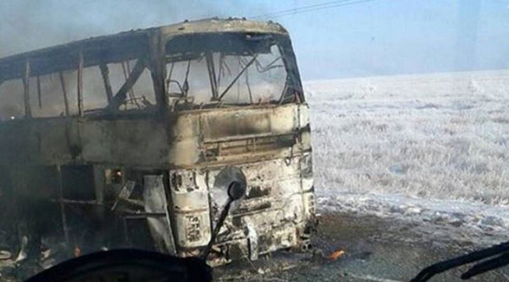 En Kazajistán, incendio de un autobús dejó más de 50 muertos