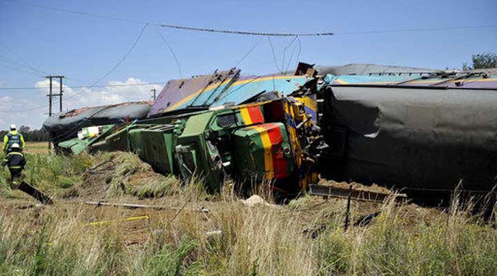 Doscientos heridos deja accidente ferroviario en Johannesburgo