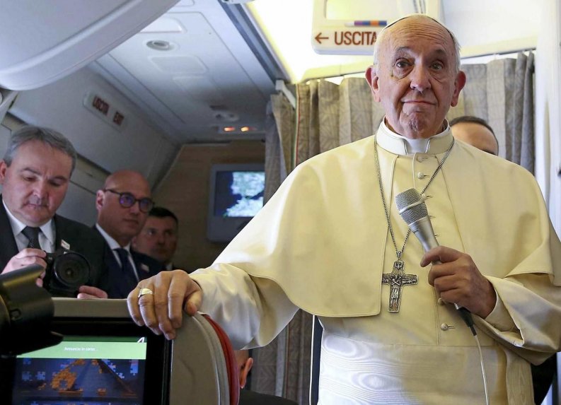 Llegó a Chile el Papa Francisco