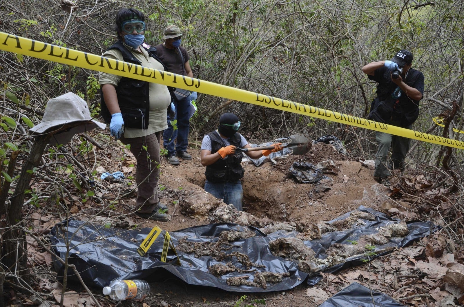 33 cuerpos han sido encontrados en tres fosas clandestinas en el estado mexicano de Nayarit