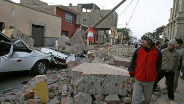 Un sismo de 7.3 azota al sur de Perú