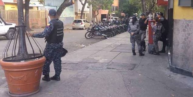 Los vecinos gritaban y lloraban