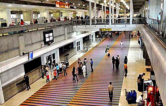 Los pasajeros que llegaban al país tenían comité de bienvenida
