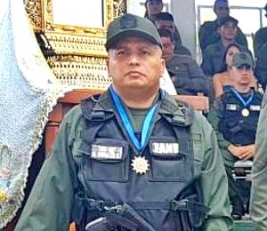El Coronel llegó al destacamento, solicito su arma y se pegó un tiro