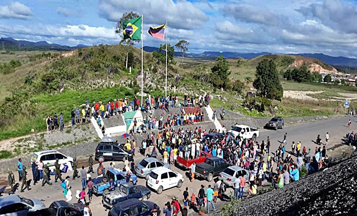 Fuego provocado por las balas a la población indígena y oriundos de la zona